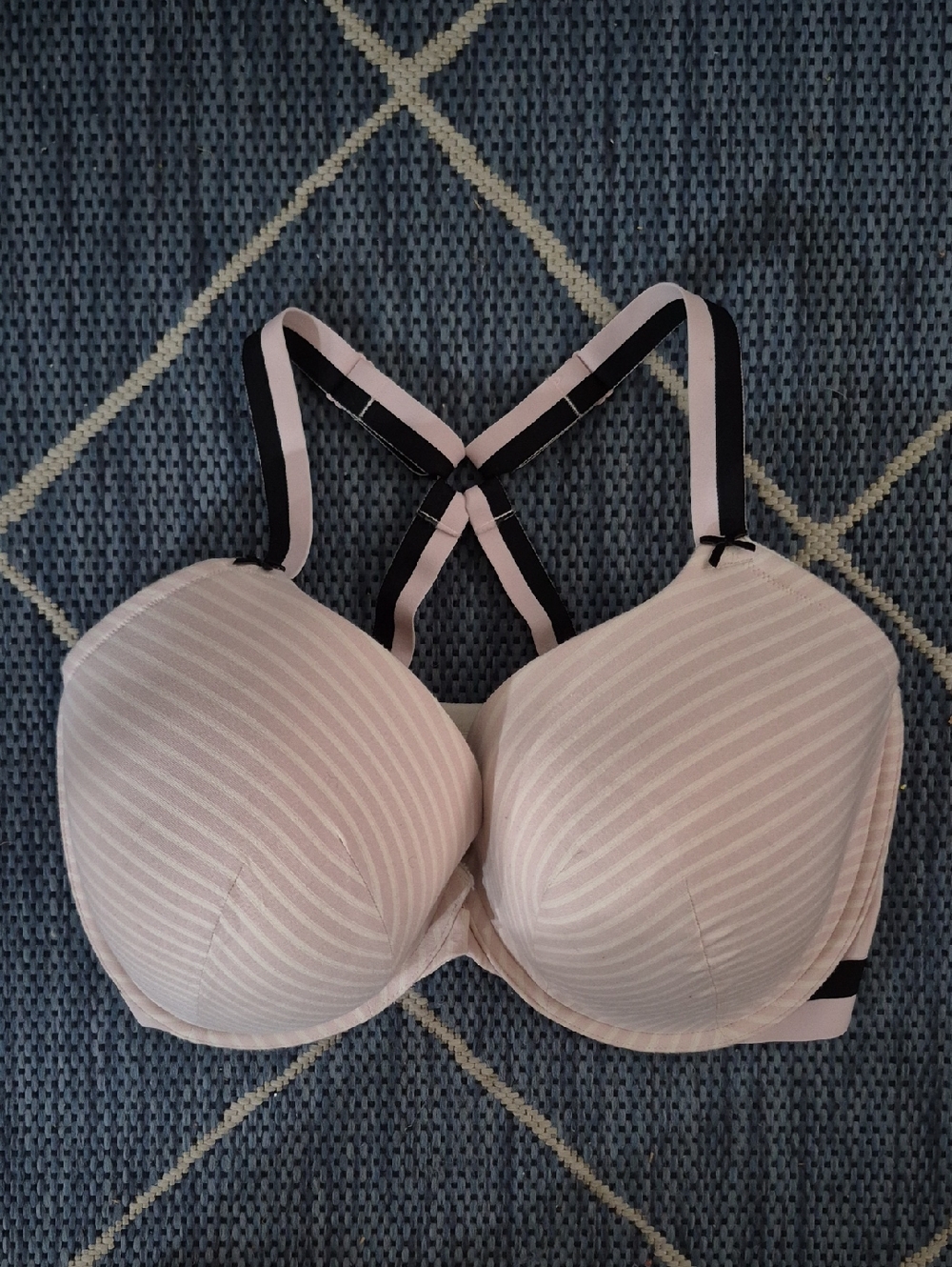 Cacique Bra 44H Plunge NICE